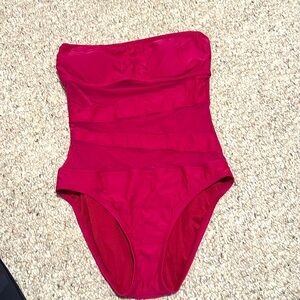 Women’s Mossimo strapless swimsuit with mesh and padding. Size small.
